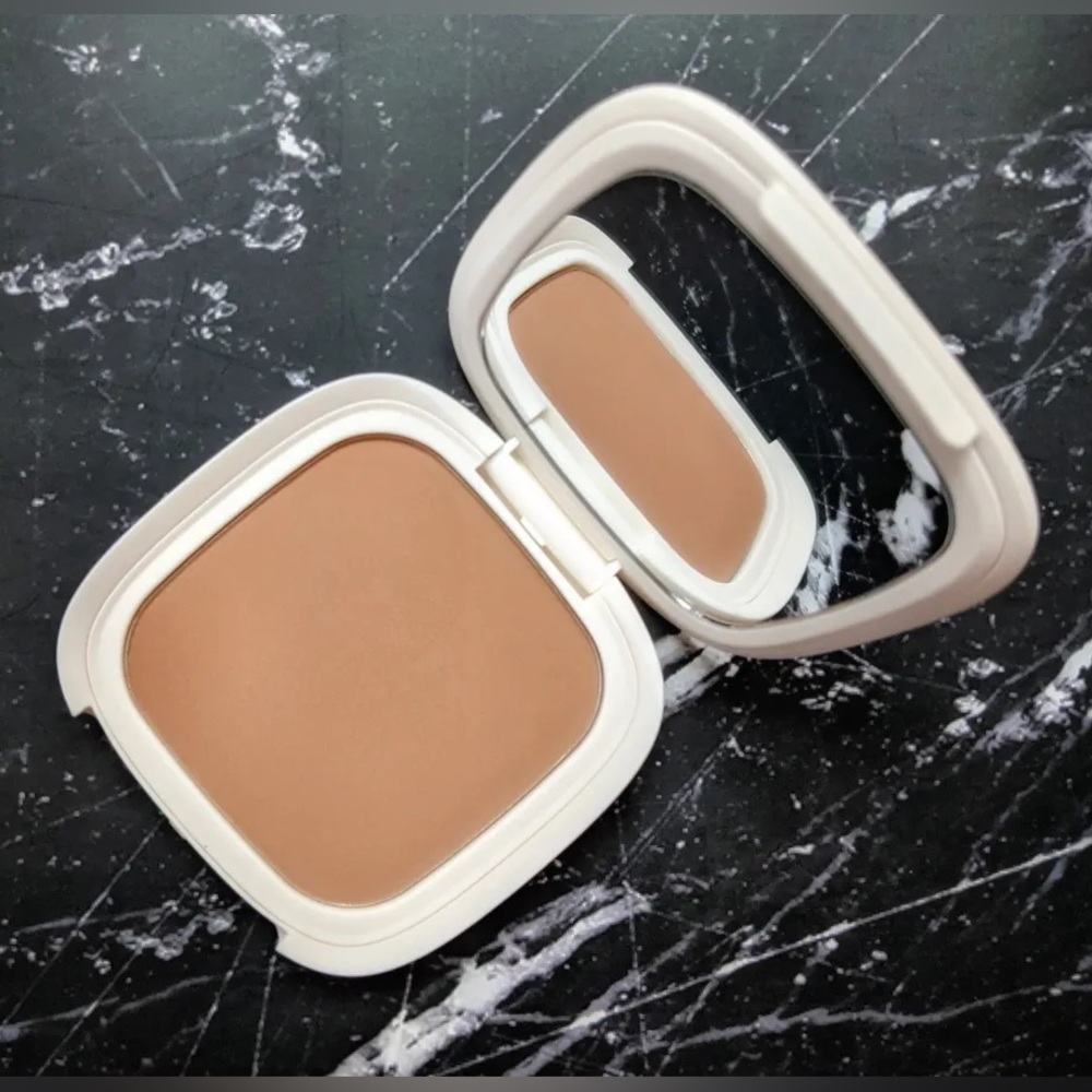 VESCA BEAUTY KISSED BY SANTORINI SOFT MATTE BRONZING POWDER. NIB